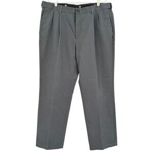 Haggar Men's Classic Fit Pleated Front Straight Leg Grey Chino Pants Size‎ 40x32